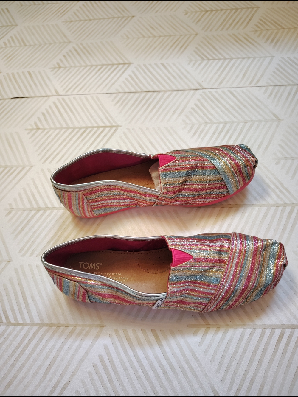 TOMS Youth Multi-Color Glitter Stripe Slip-On Flats‎ 6